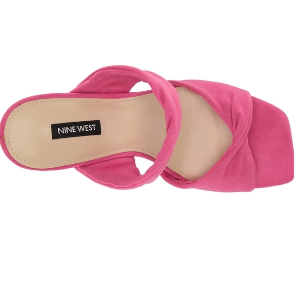 Pink heels - Picture 2 of 3